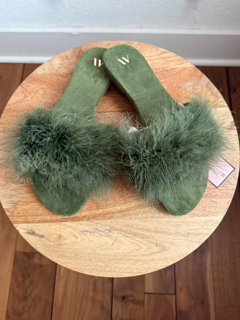 Amélie Home Green Feather House Slipper Slides NWT Sz: 9 - Picture 1 of 10